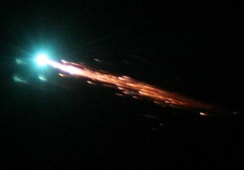 julio verne reentrando na atmosfera explodindo e queimando