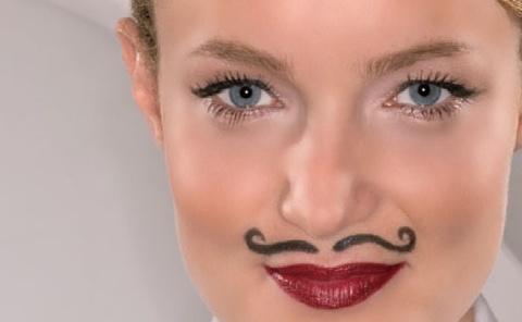 mulher de bigode