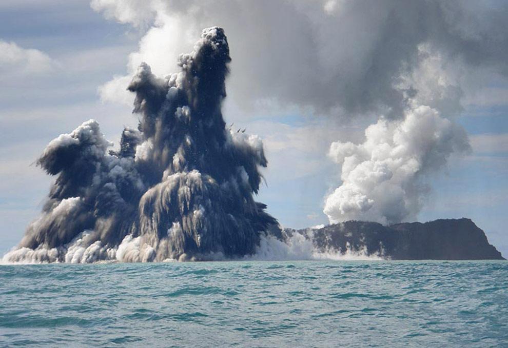 Explosões de um vulção submarino