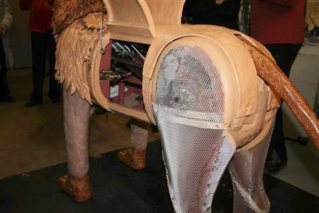 leão mecânico de da vinci robô