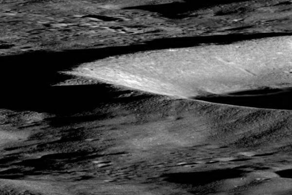 água encontrada na lua