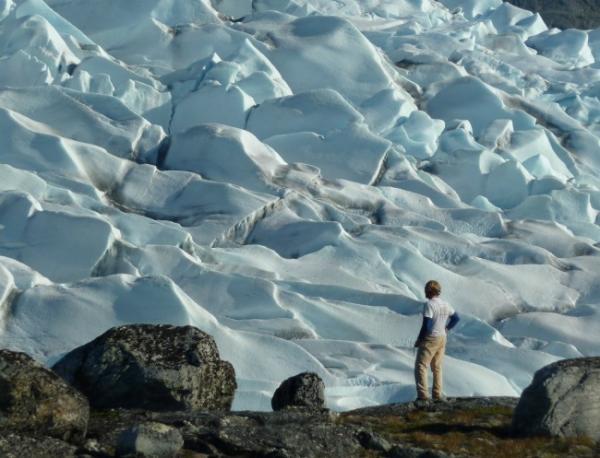 http://hypescience.com/wp-content/uploads/2011/08/greenland-glacier-carlson.jpg
