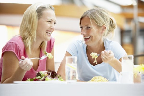 women-lunch-120201