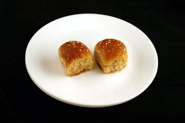 Pãozinho de trigo - 66 gramas= 200 calorias