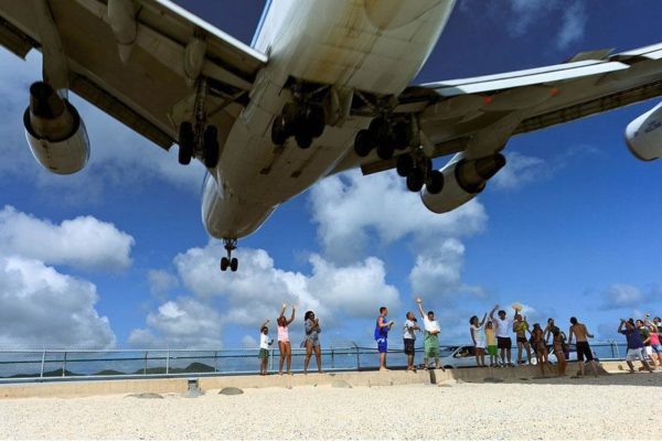 plane-landing-maho-beach-6