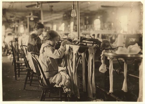 Nannie Coleson tinha 11 anos quando trabalhava na fábrica de meias Crescent. Ele recebia cerca de 3 dólares por semana