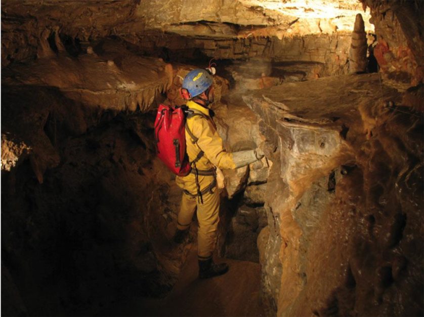 Caverna Voronya a 1.980 metros