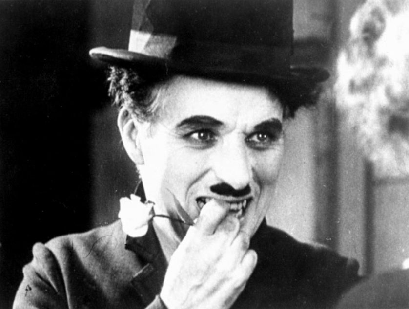 Charlie Chaplin era canhoto