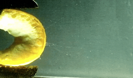 O óleo que sai da casca do limão tem maior aceleração que um ... - HypeScience - A ciência é a grande estrela do mundo real