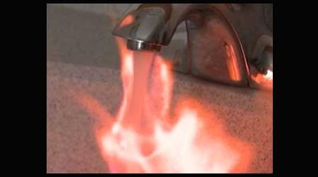 Quando a água da sua torneira pega fogo, você pode começar a se preocupar
