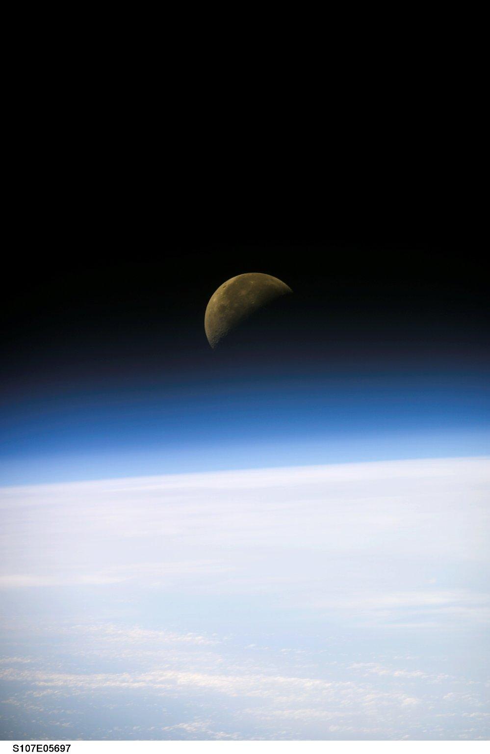 Featured image of post Foto Do Planeta Terra Tirada Da Lua : Além disso, a escassa atmosfera não oferece.