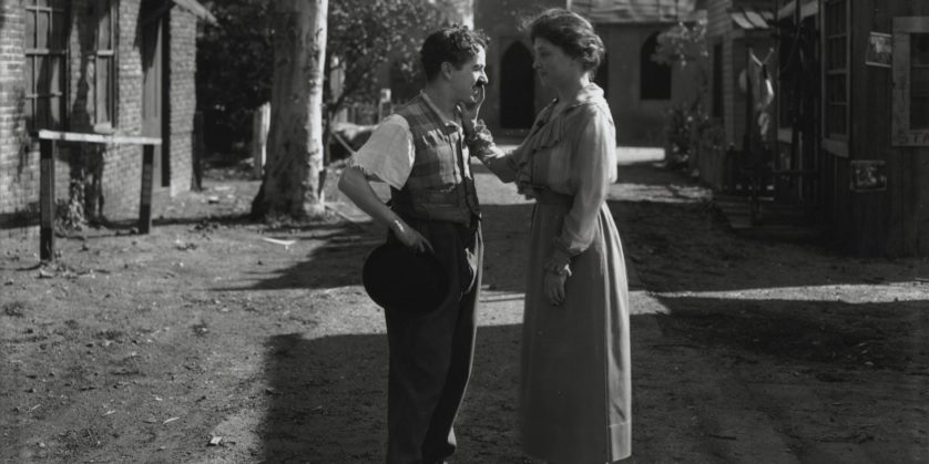  Helen Keller conhece Charlie Chaplin, em Hollywood, em 1919