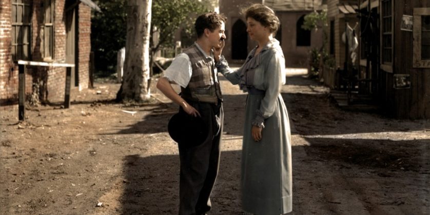 Helen Keller conhece Charlie Chaplin em 1918