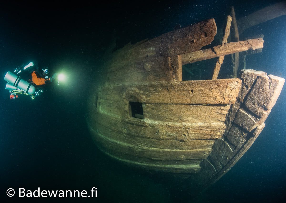 Navio do século 17 inacreditavelmente bem preservado é encontrado nas escuras águas do Mar Báltico