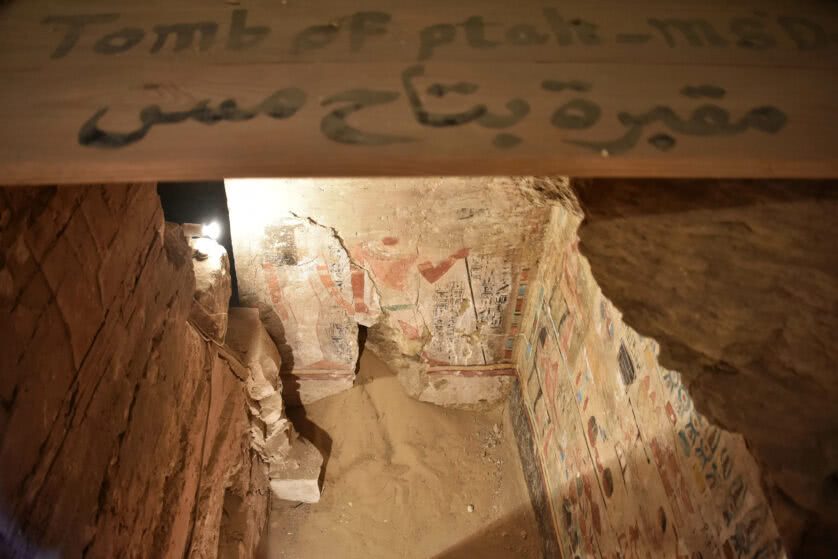 Poços onde os sarcófagos intactos estavam escondidos